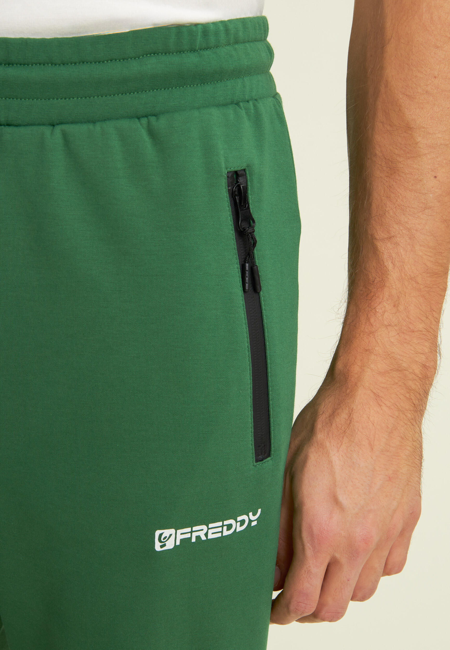 Pantalón zanahoria en tejido interlock con cremalleras laterales 4/4