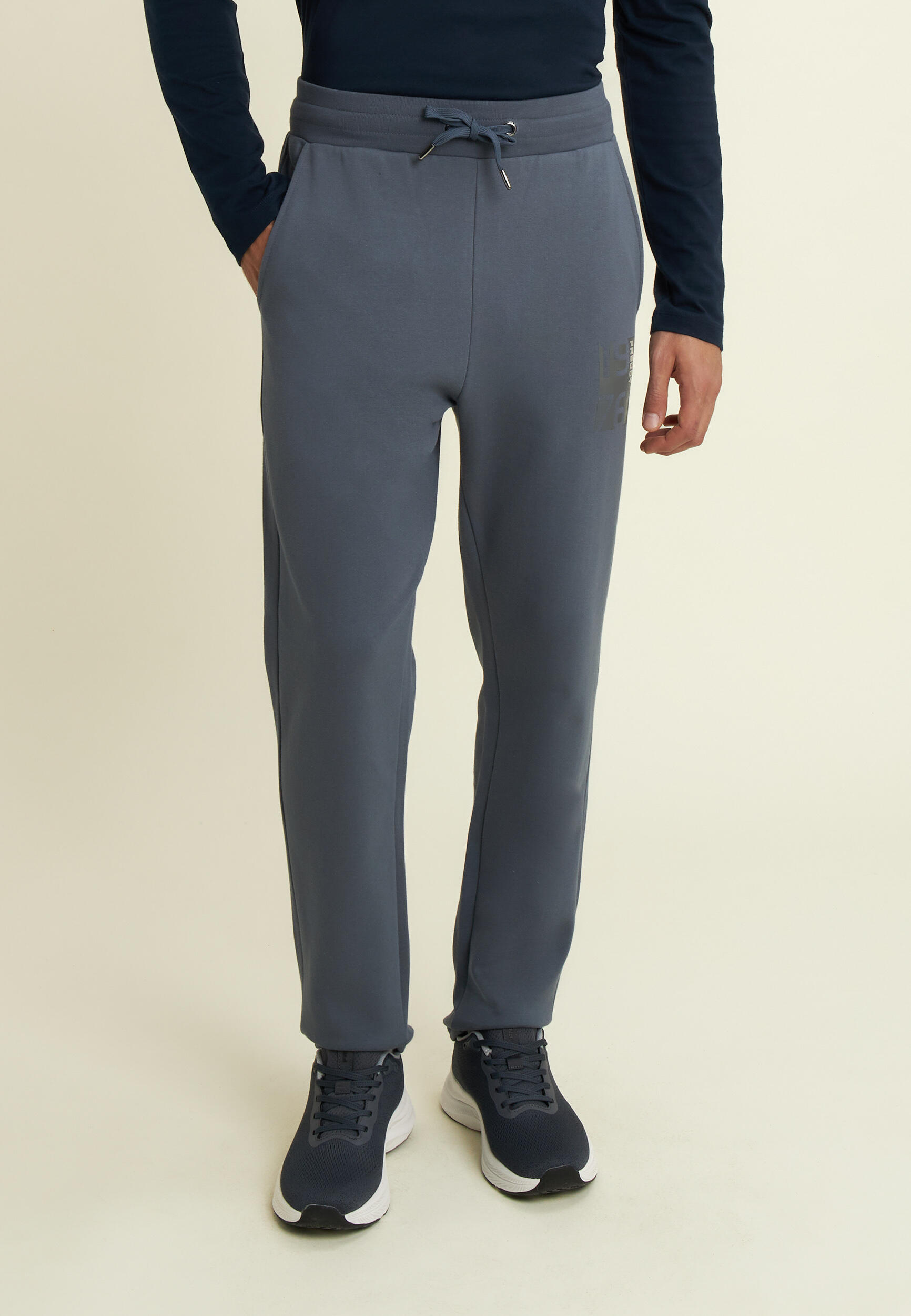 Pantalón de felpa regular fit con bajo recto 2/4