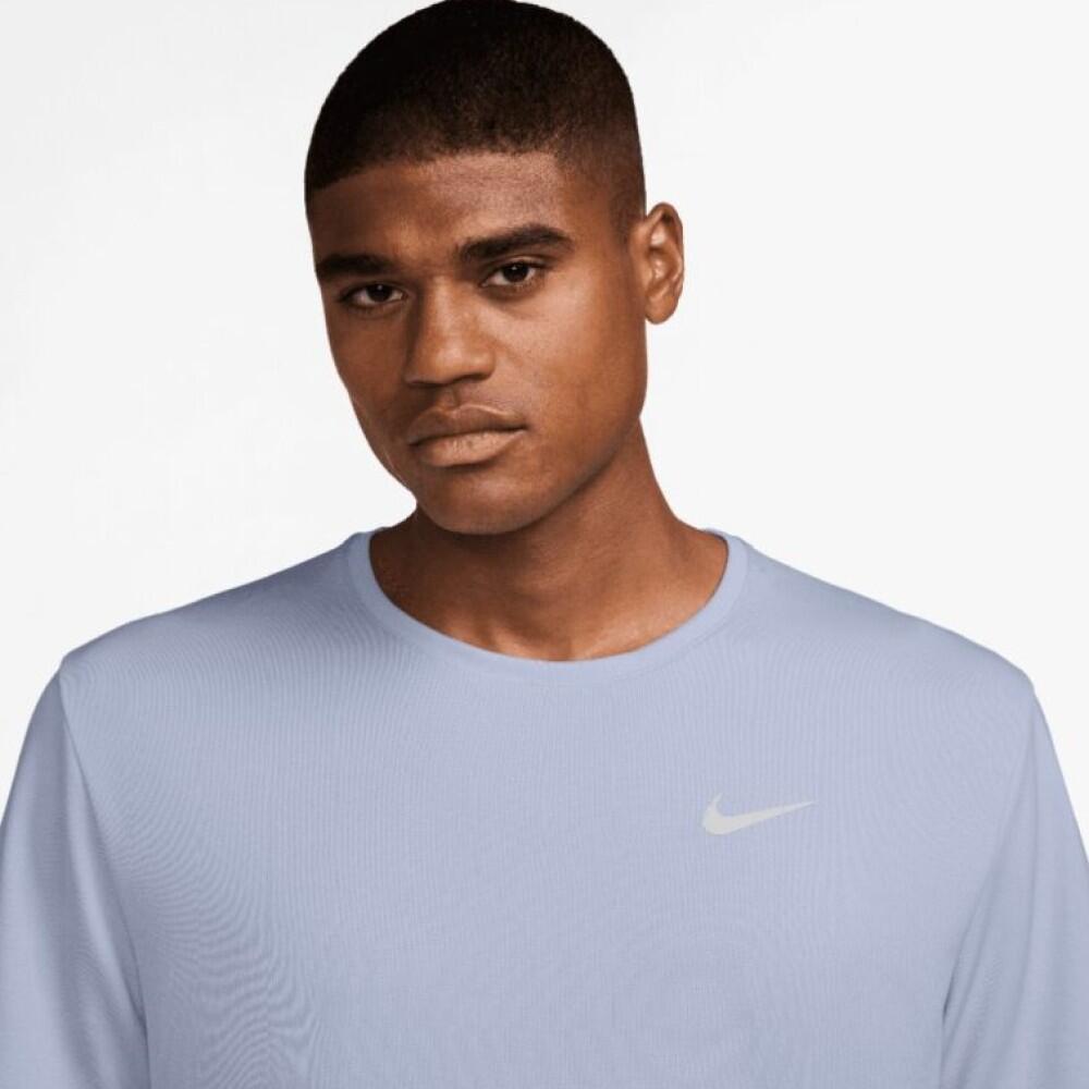 Camiseta de Running Hombre Nike Miler Men´s Dri-Fit Uv Short-S  DV9315-057 Lila 3/3