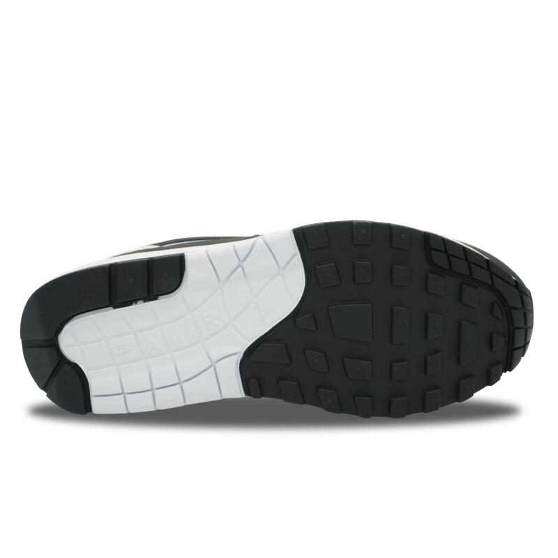 Nike Air Max 1 Black White 3/4