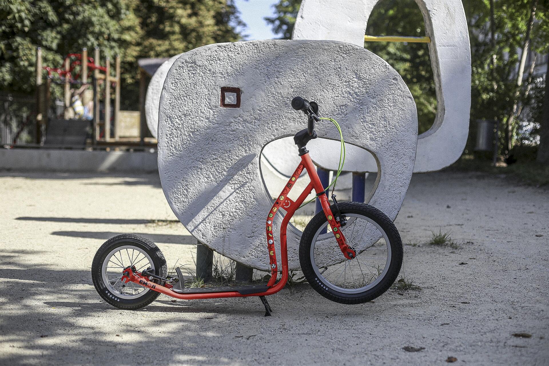 Scooter mit Lufträder  Wzoom Emoji  Rot 7/7