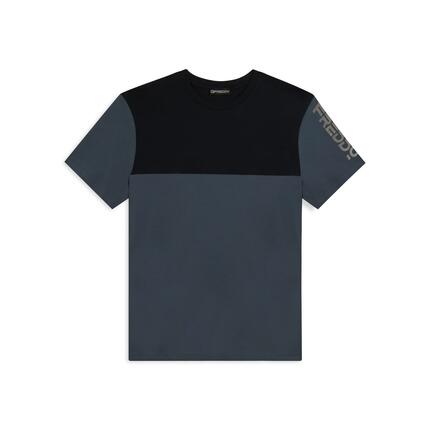 Camiseta con bloques de color con estampado en el hombro