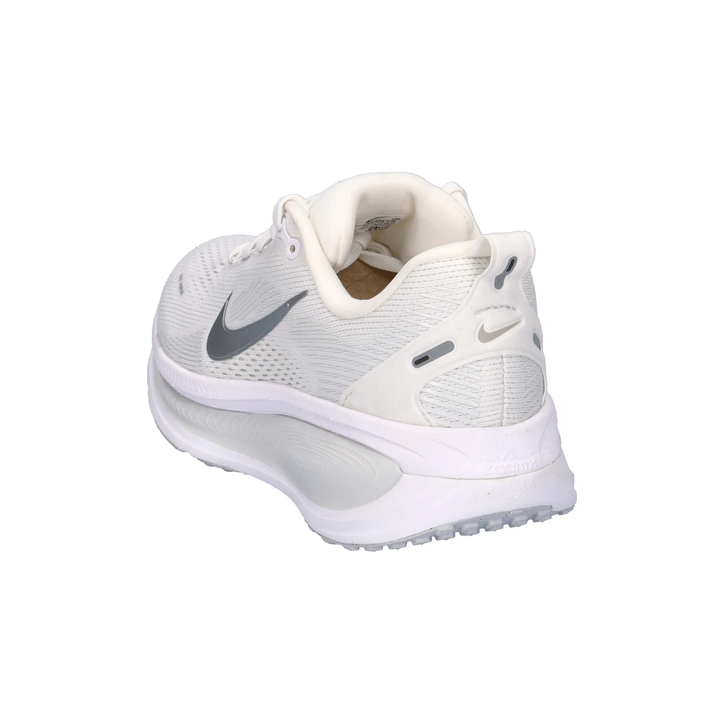 Nike Damen Laufschuhe Vomero 18 HM6804 4/7