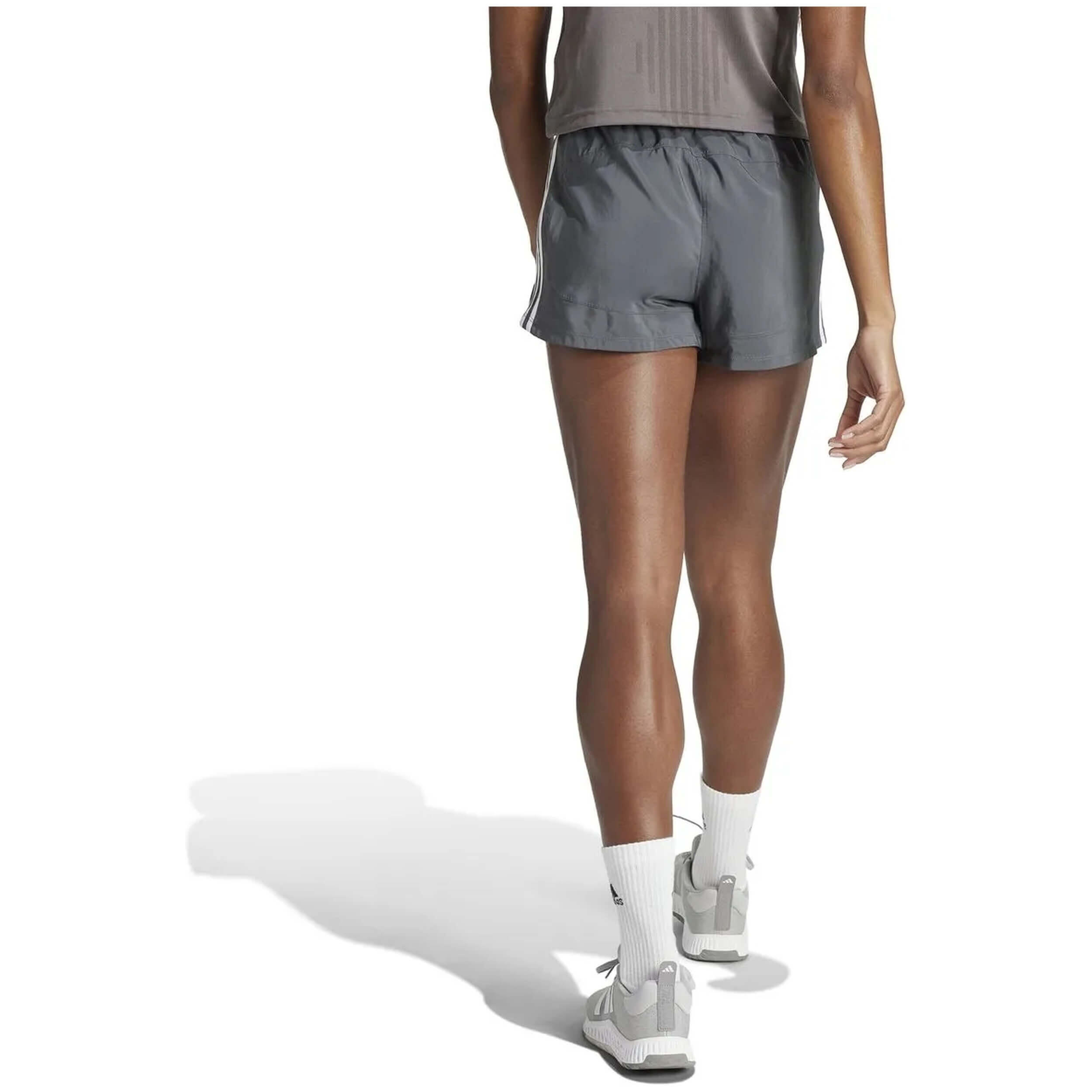 Calções Adidas modelo IS2173 para mulheres 2/5