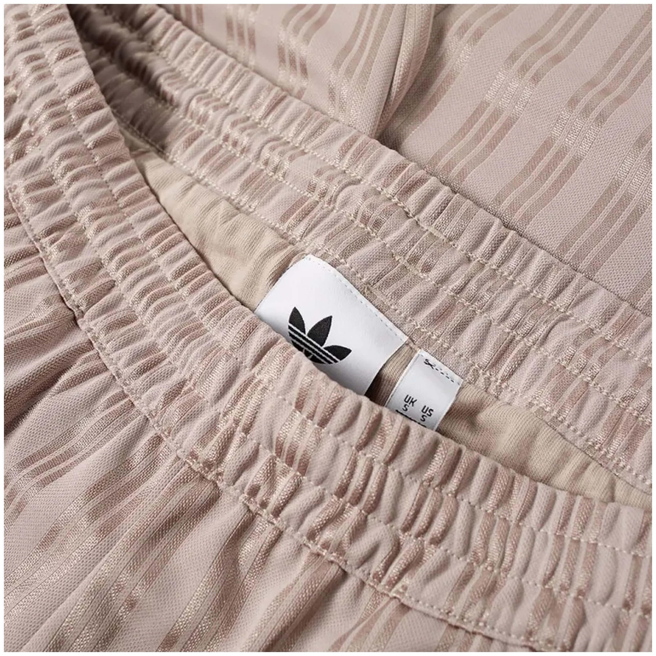 Pantaloncini Adidas modello CW1300 per uomini 3/5