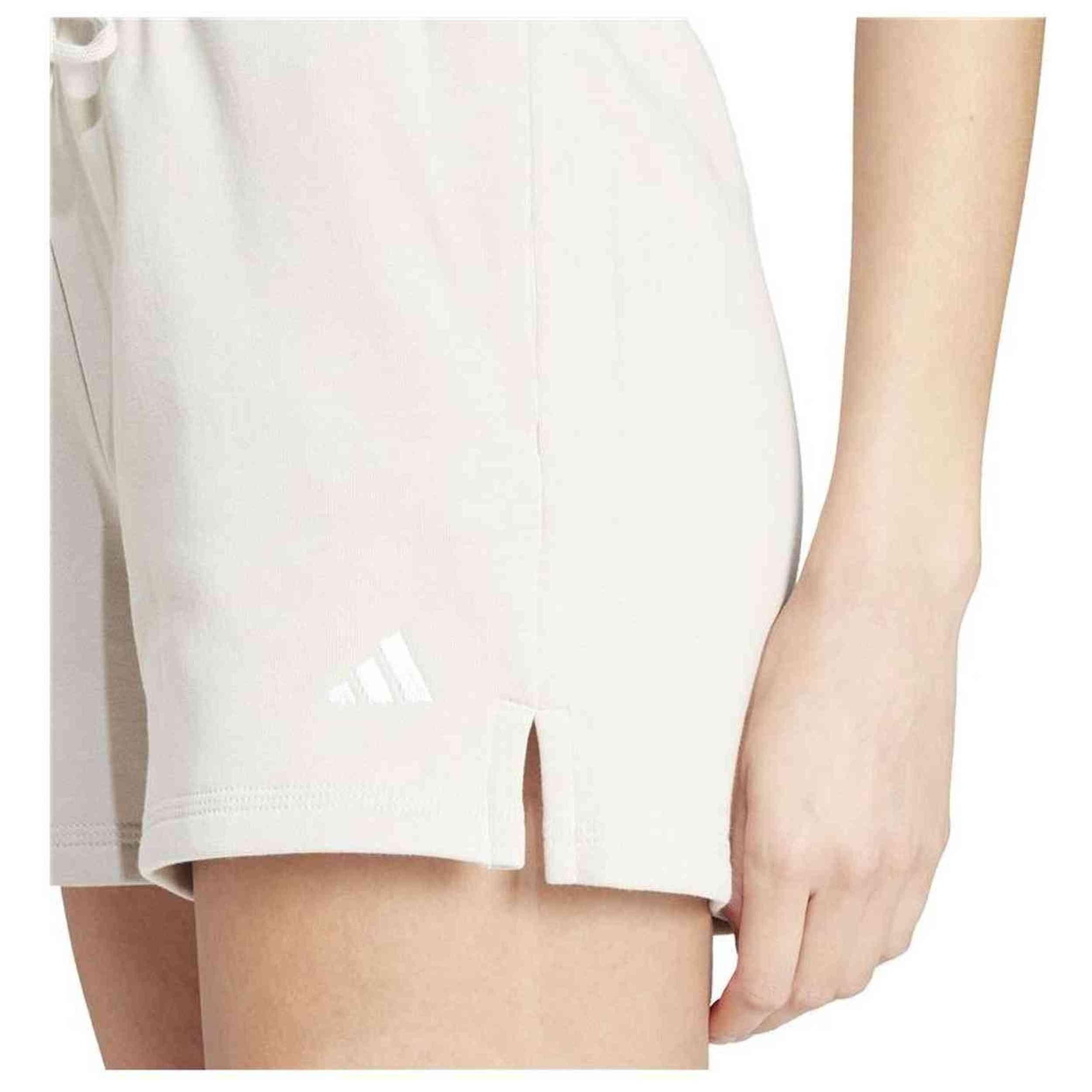Pantaloncini Adidas modello JC5931 per donne 4/5