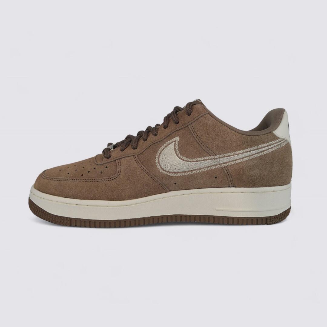 Nike Air Force 1 '07 LV8 HJ4465-200 3/4