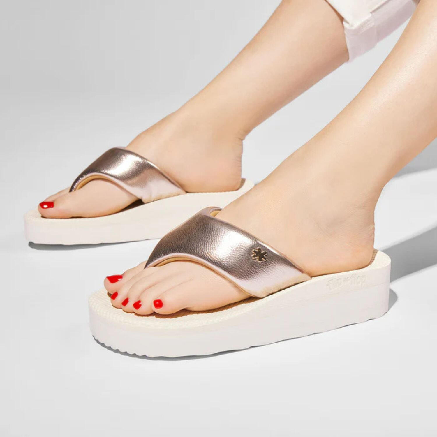Dames comfy*paddy metallic teenslippers parelwit 5/5