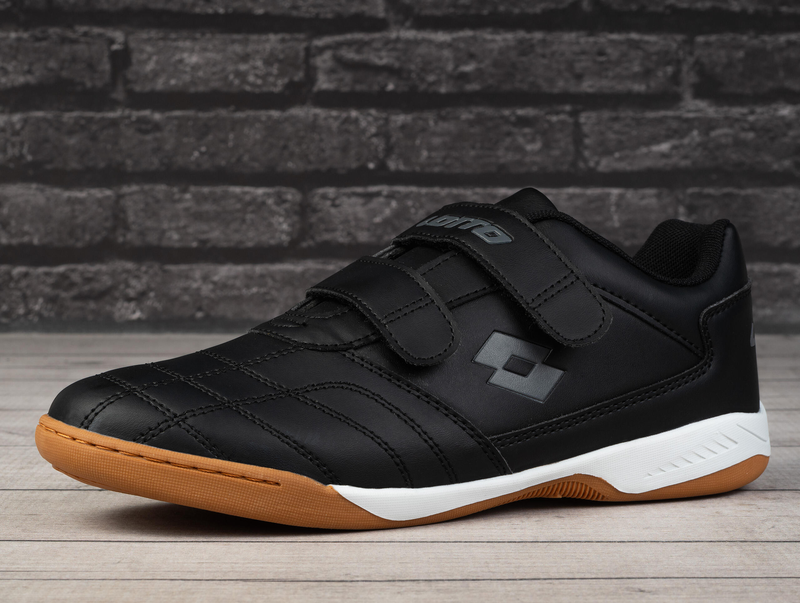 Buty młodzieżowe sportowe Lotto PACER T 3/7