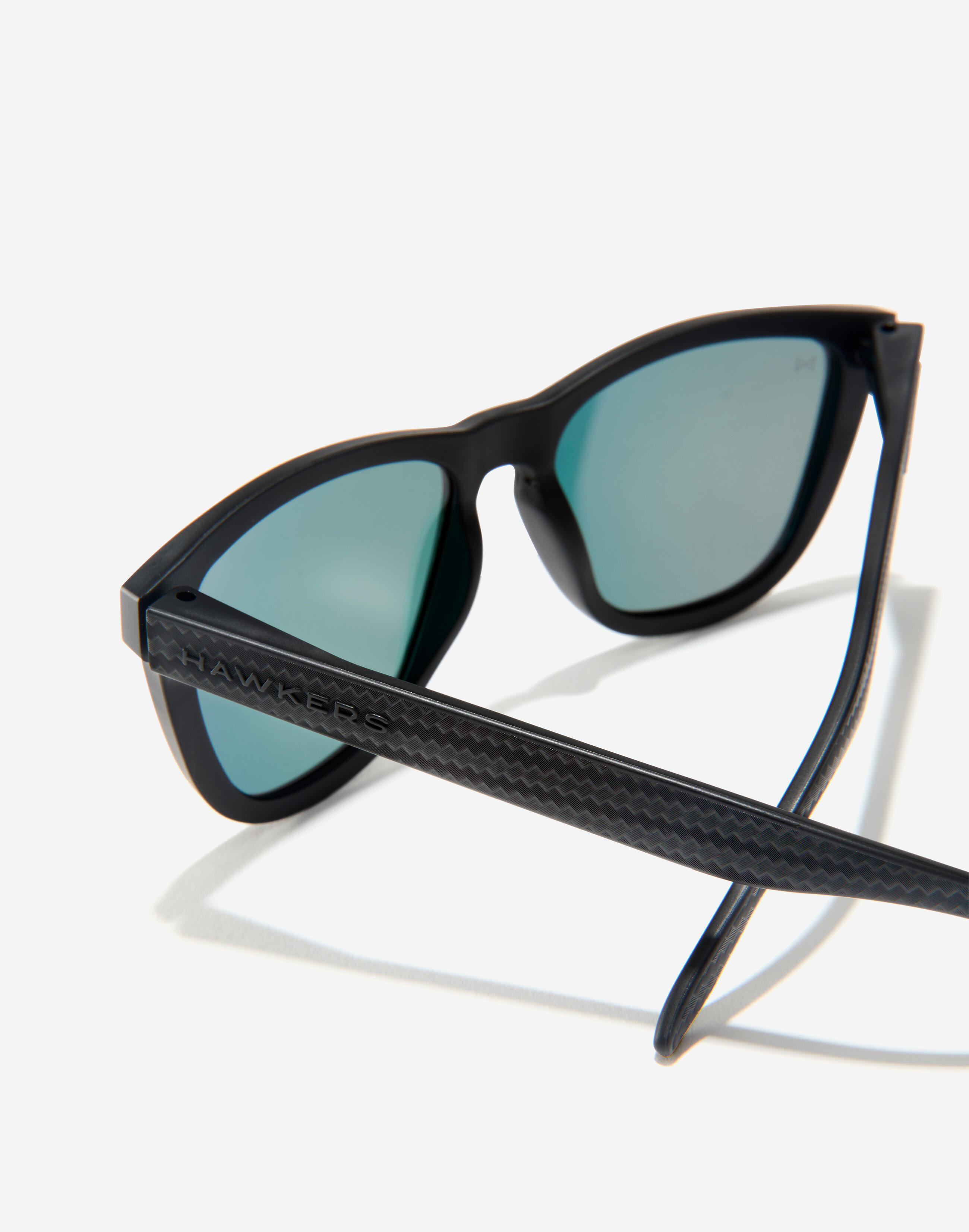 HAWKERS Occhiali da sole Uomo e Donna ONE RAW CARBON FIBER POLARIZED BLACK RUBY 5/6