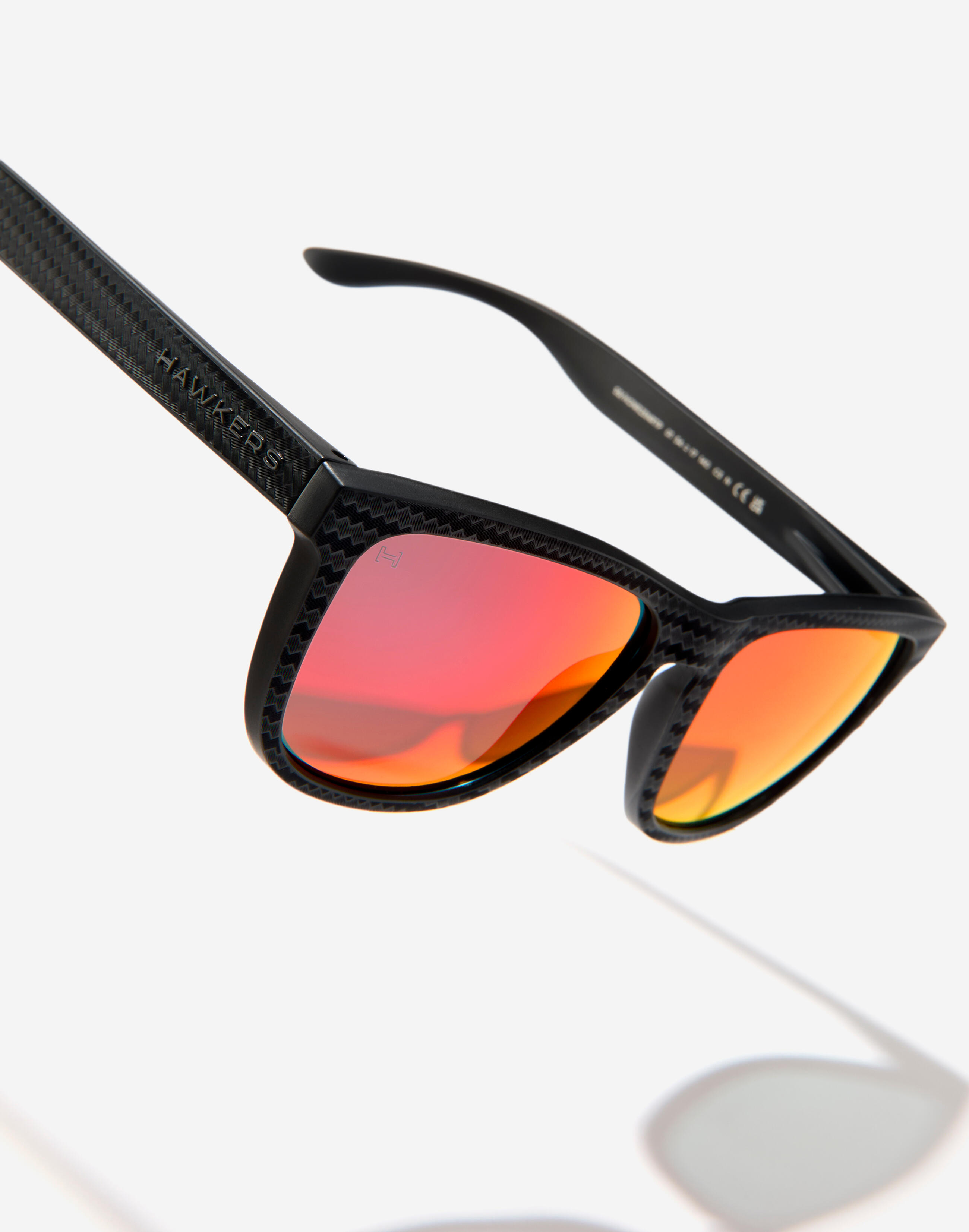 HAWKERS Occhiali da sole Uomo e Donna ONE RAW CARBON FIBER POLARIZED BLACK RUBY 4/6