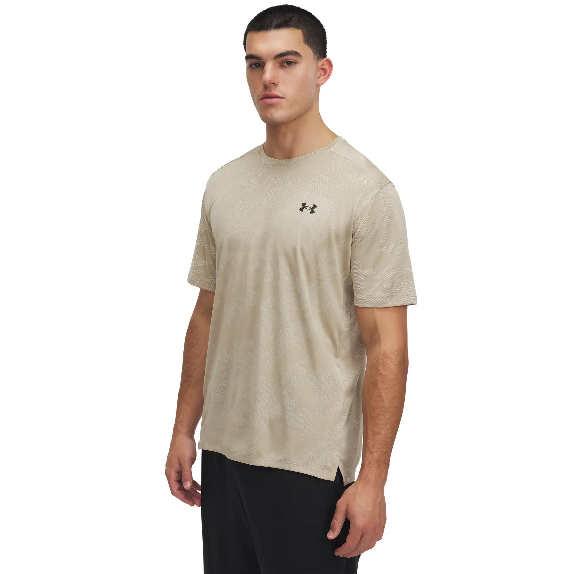 UNDER ARMOUR picture