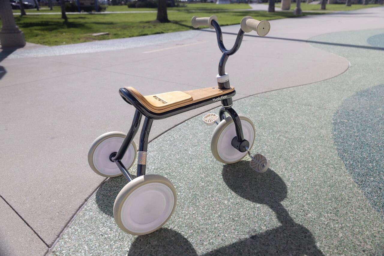 Tricycle métal confortable ergonomique Yvolution Classic trike 18mois 3ans 2/8