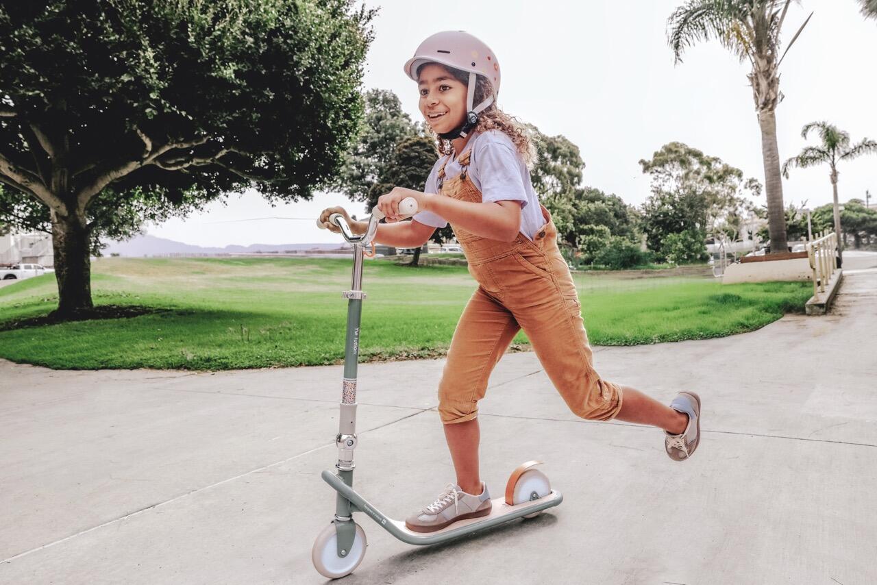 Yvolution Scoot Classic 2-Rad Scooter, klappbar und höhenverstellbar für Kinder 6/7