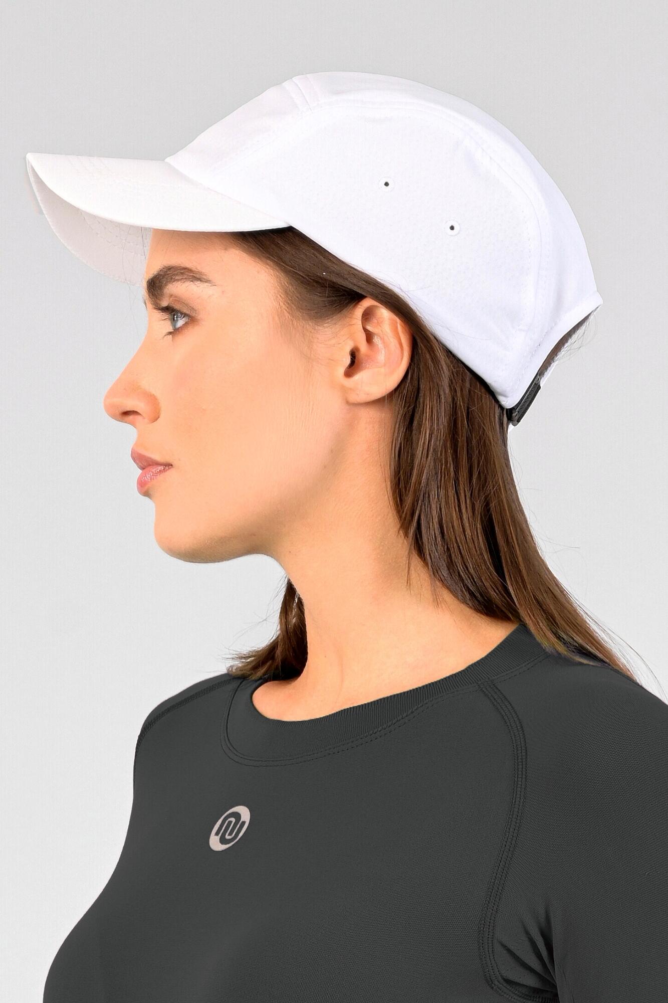 NESSI SPORTSWEAR picture