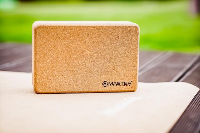 Yogablock MASTER Yoga Block 23 x 15 x 7,5 cm – Kork 2/7