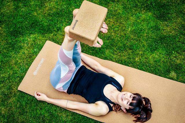 Yogablock MASTER Yoga Block 23 x 15 x 7,5 cm – Kork 6/7