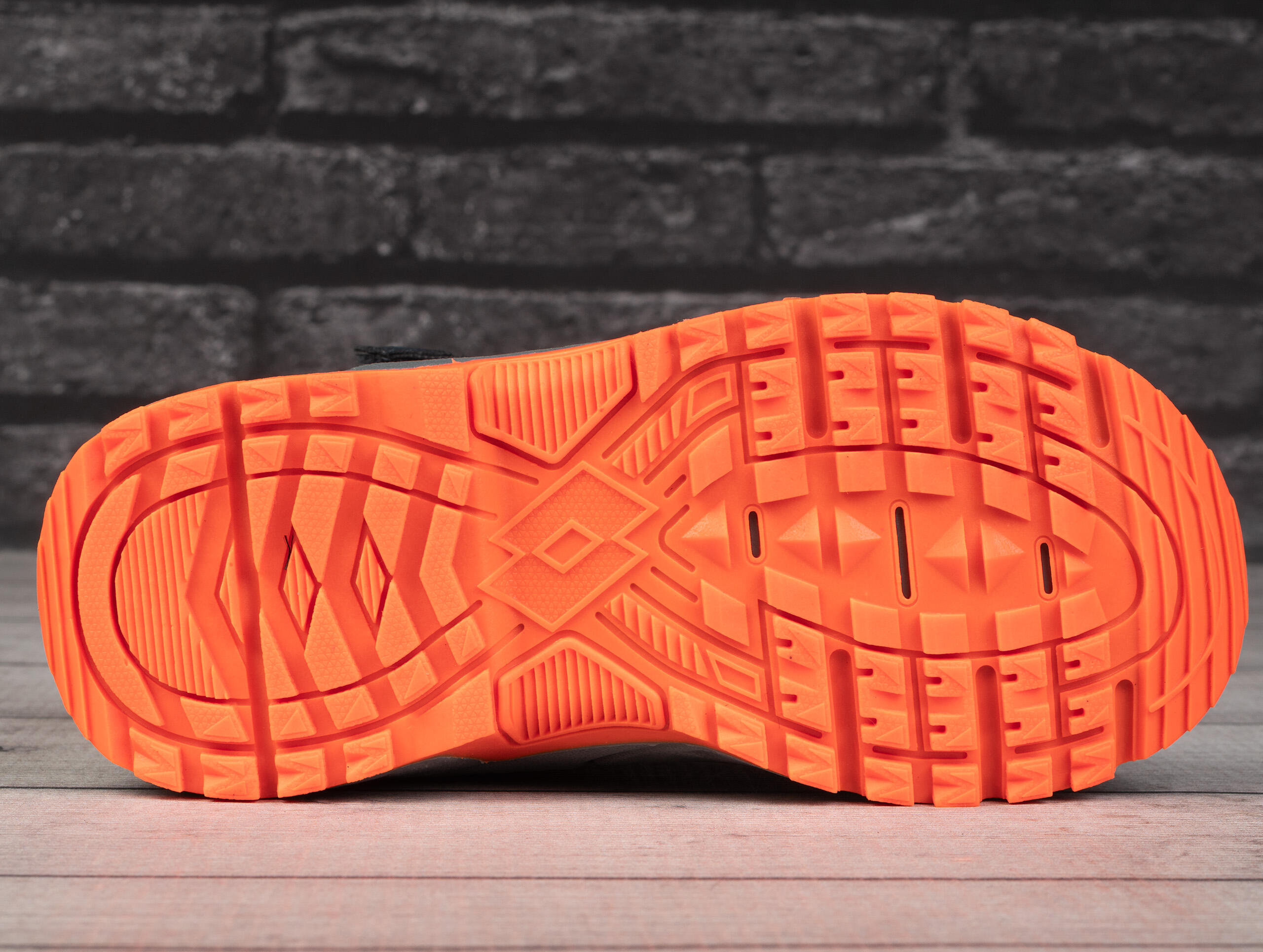 Buty dziecięce sportowe zimowe  Lotto WOODLARK MID 5/7