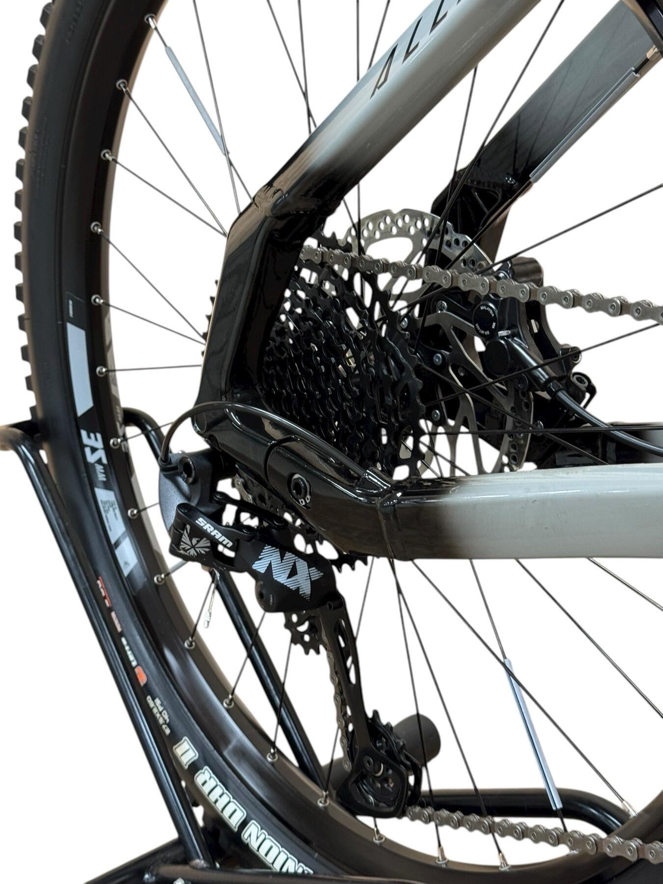 Reconditionné -  VTT électrique Haibike AllMtn CF 9  - comme neuf 6/7