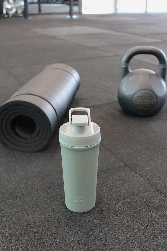 Aya & Ida Shaker 750ml Tropical Green 4/7