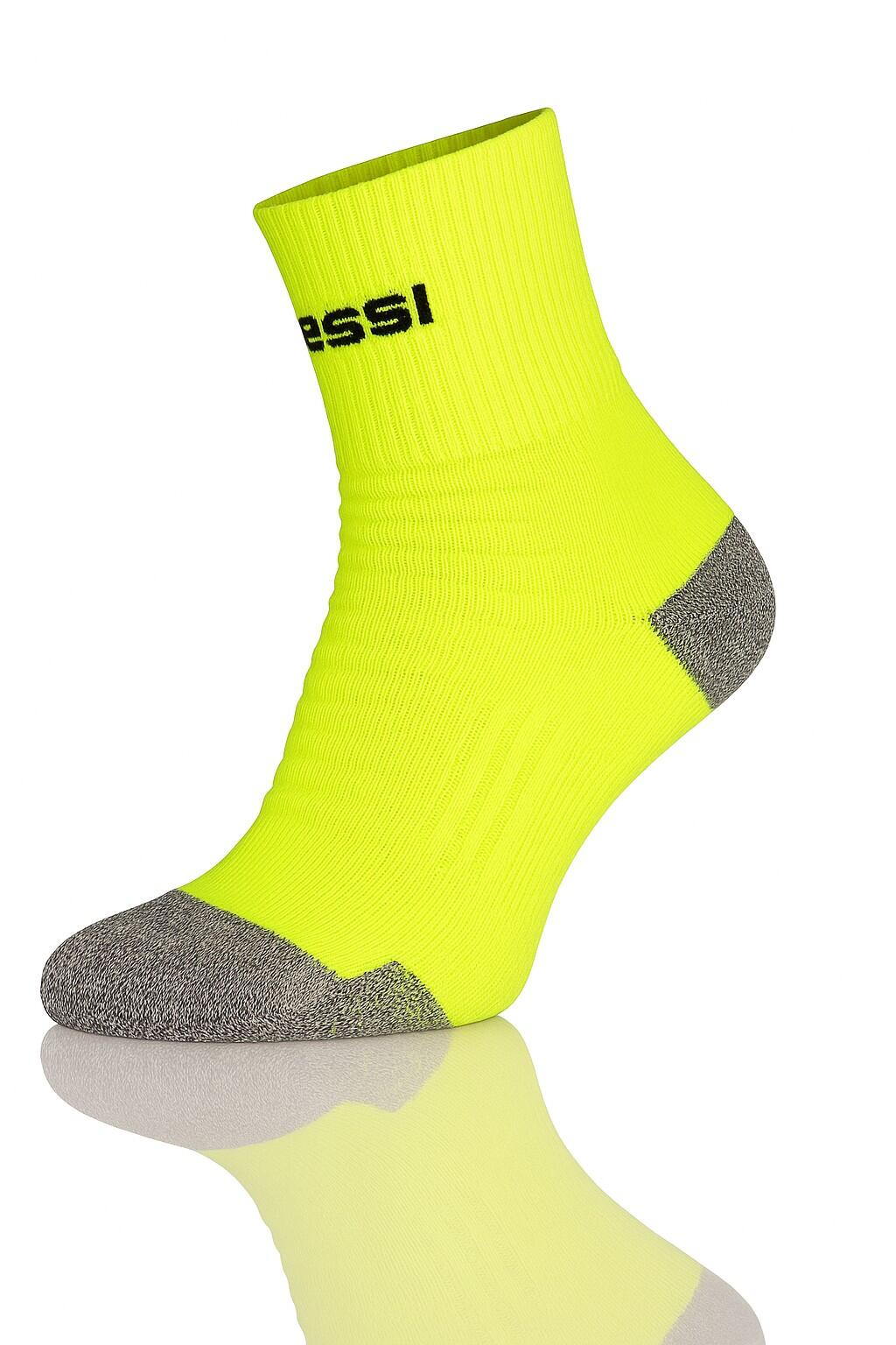 NESSI SPORTSWEAR picture