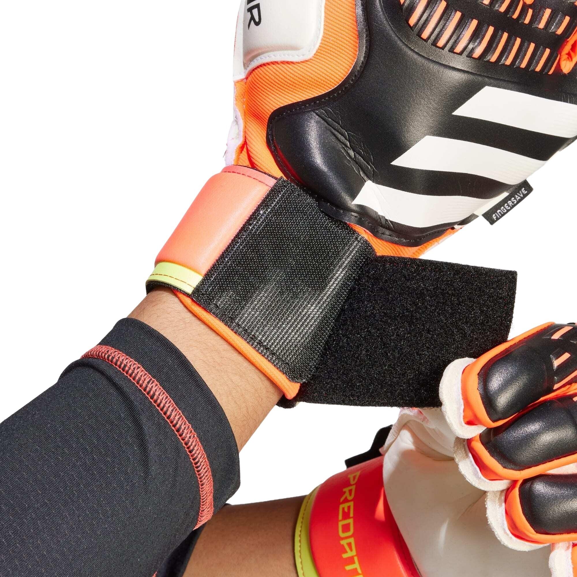 Rukavice Predator Match Fingersave Goalkeeper 6/6