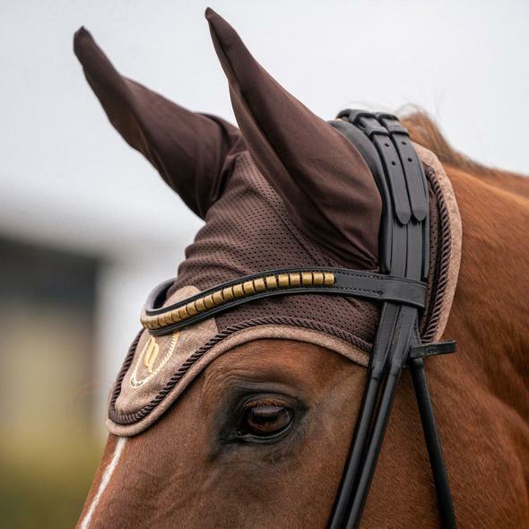 Sabot suédois, cuir verni marron foncé sur bois de hêtre, semelle
