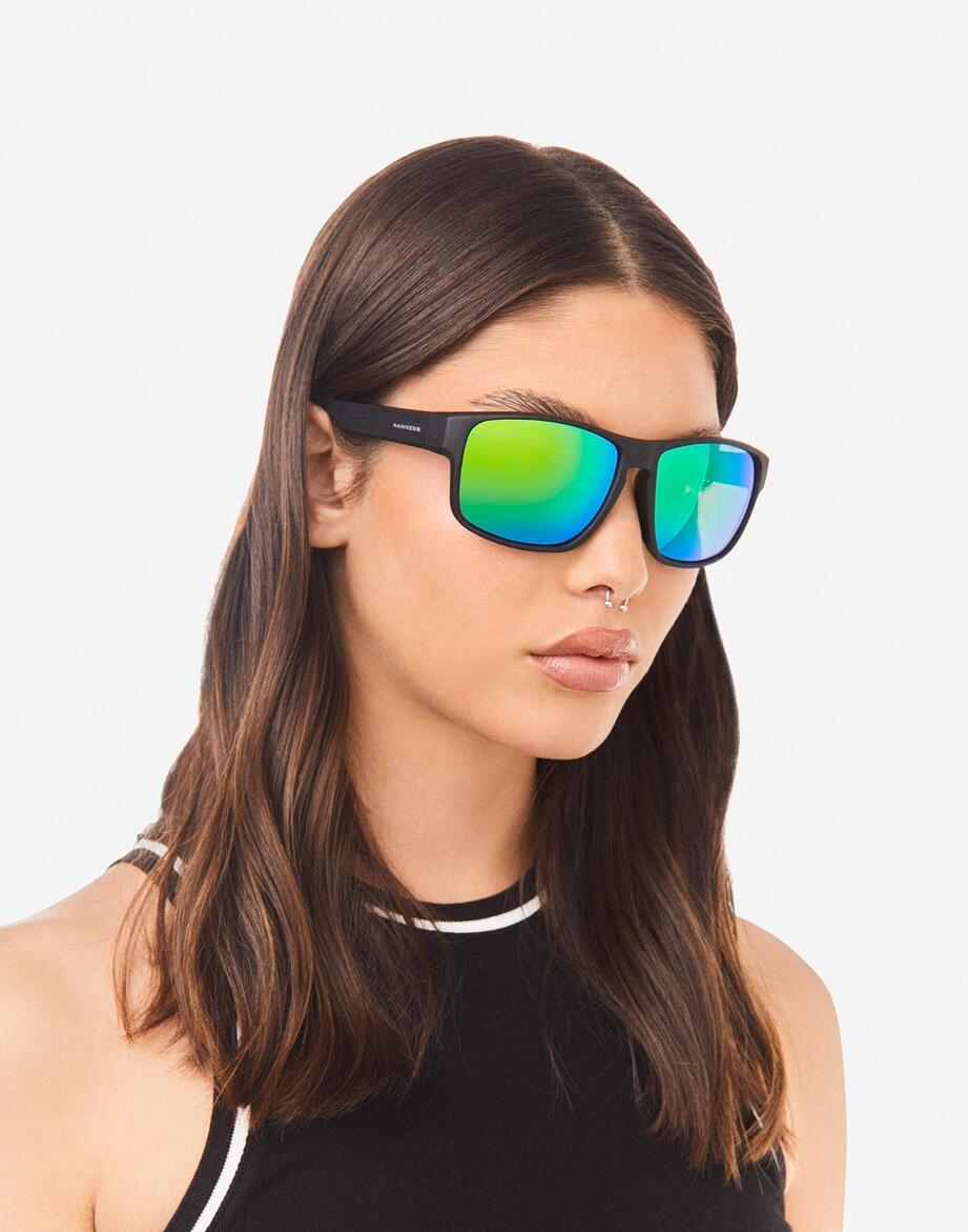HAWKERS - Lunettes Soleil pour Homme et Femme POLARIZED BLACK EMERALD FASTER RAW 5/7