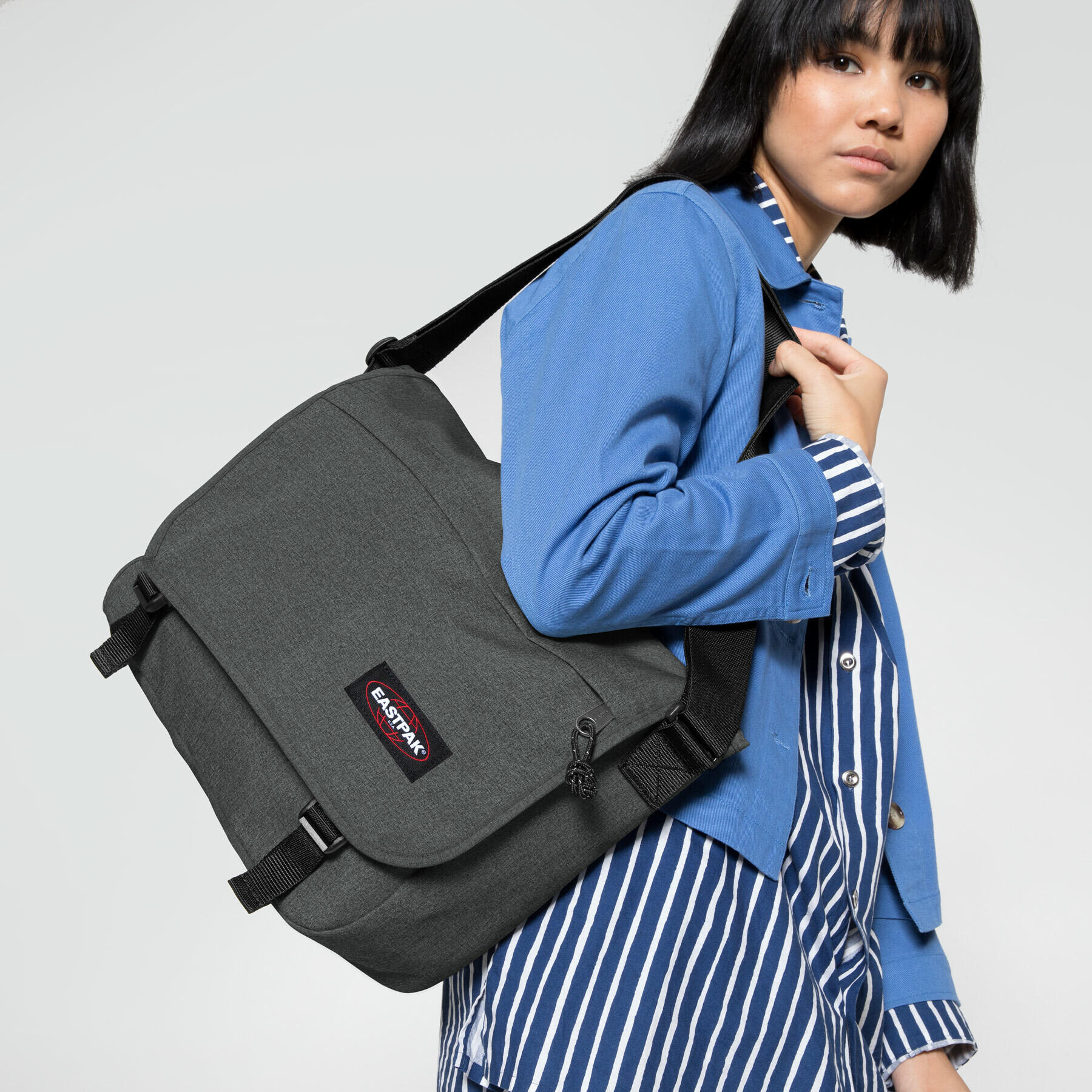 Sac bandoulière Eastpak Delegate + 3/7