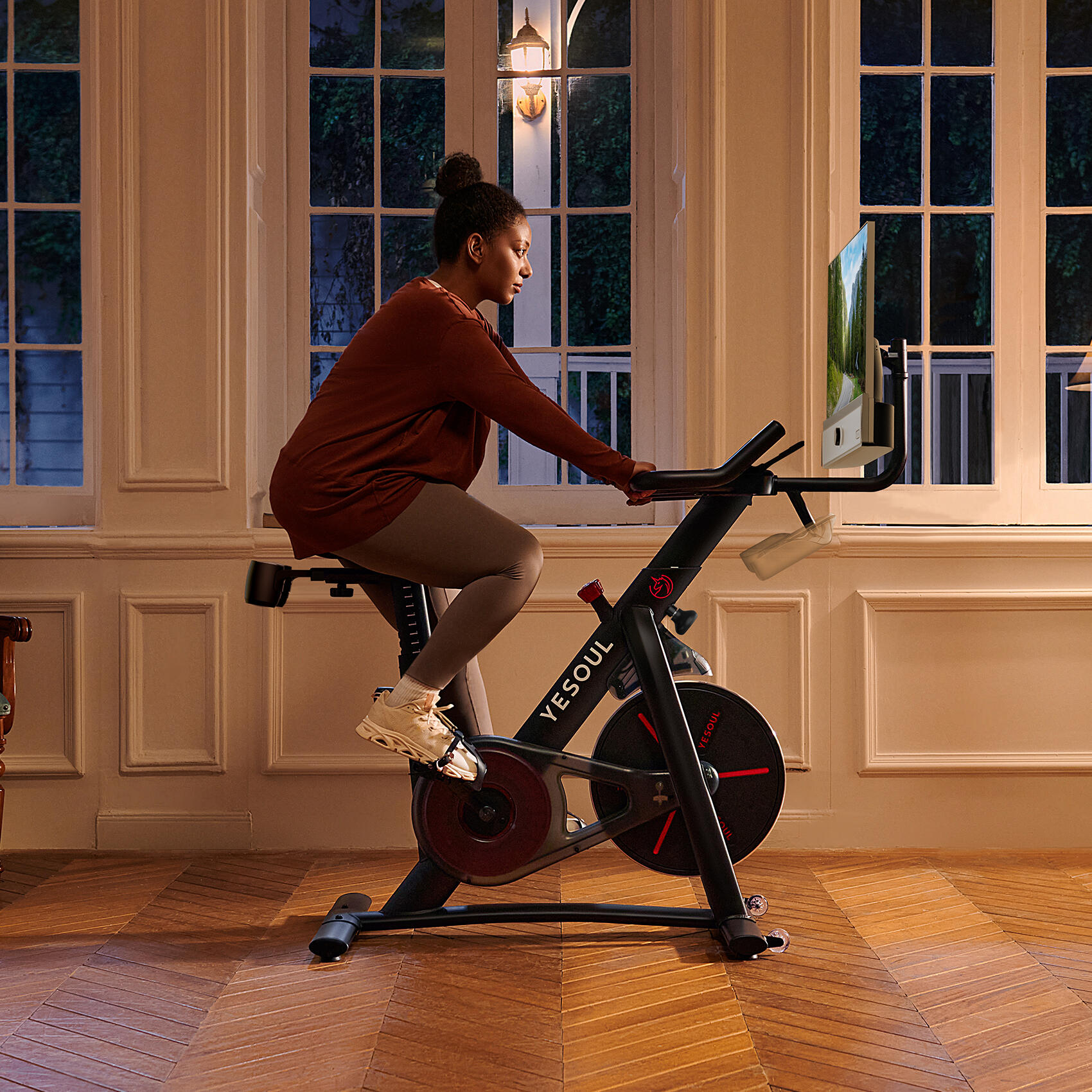 YESOUL G1M MAX Hometrainer Met 54,6 Cm FHD Scherm - Magnetische Weerstand & 360° Draaibaar Display
