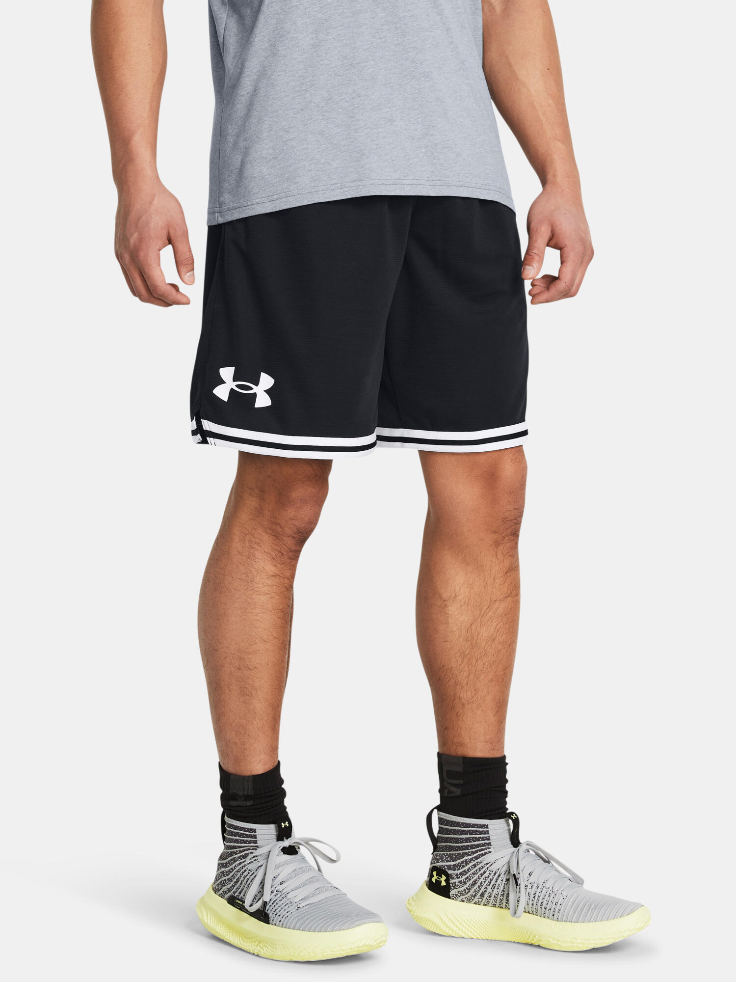 UNDER ARMOUR picture
