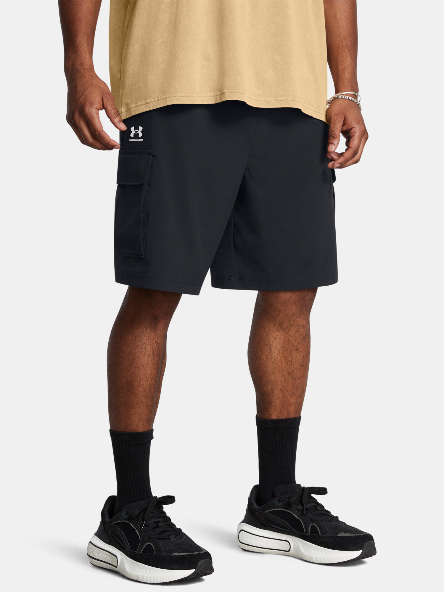 UNDER ARMOUR picture