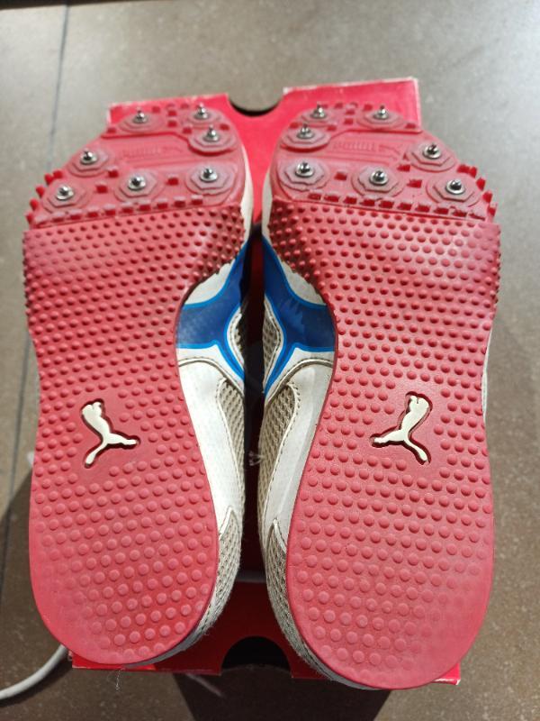 Entre Particuliers - Chaussures à crampons Puma taille 38 5/6