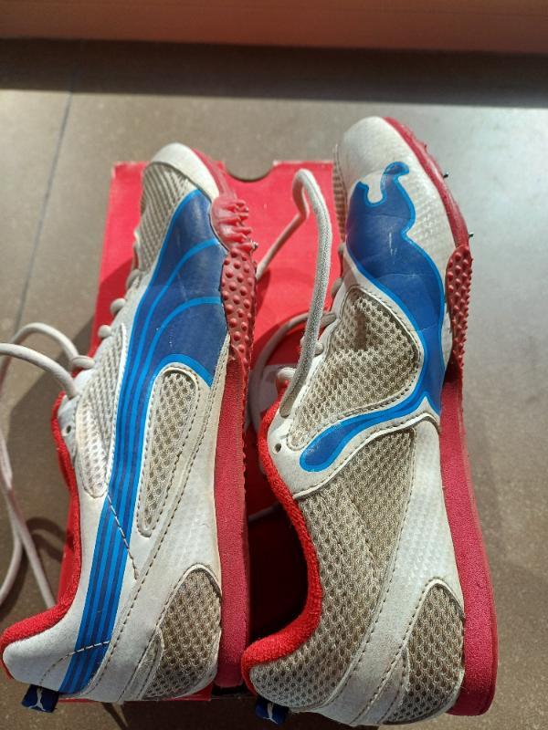 Entre Particuliers - Chaussures à crampons Puma taille 38 4/6