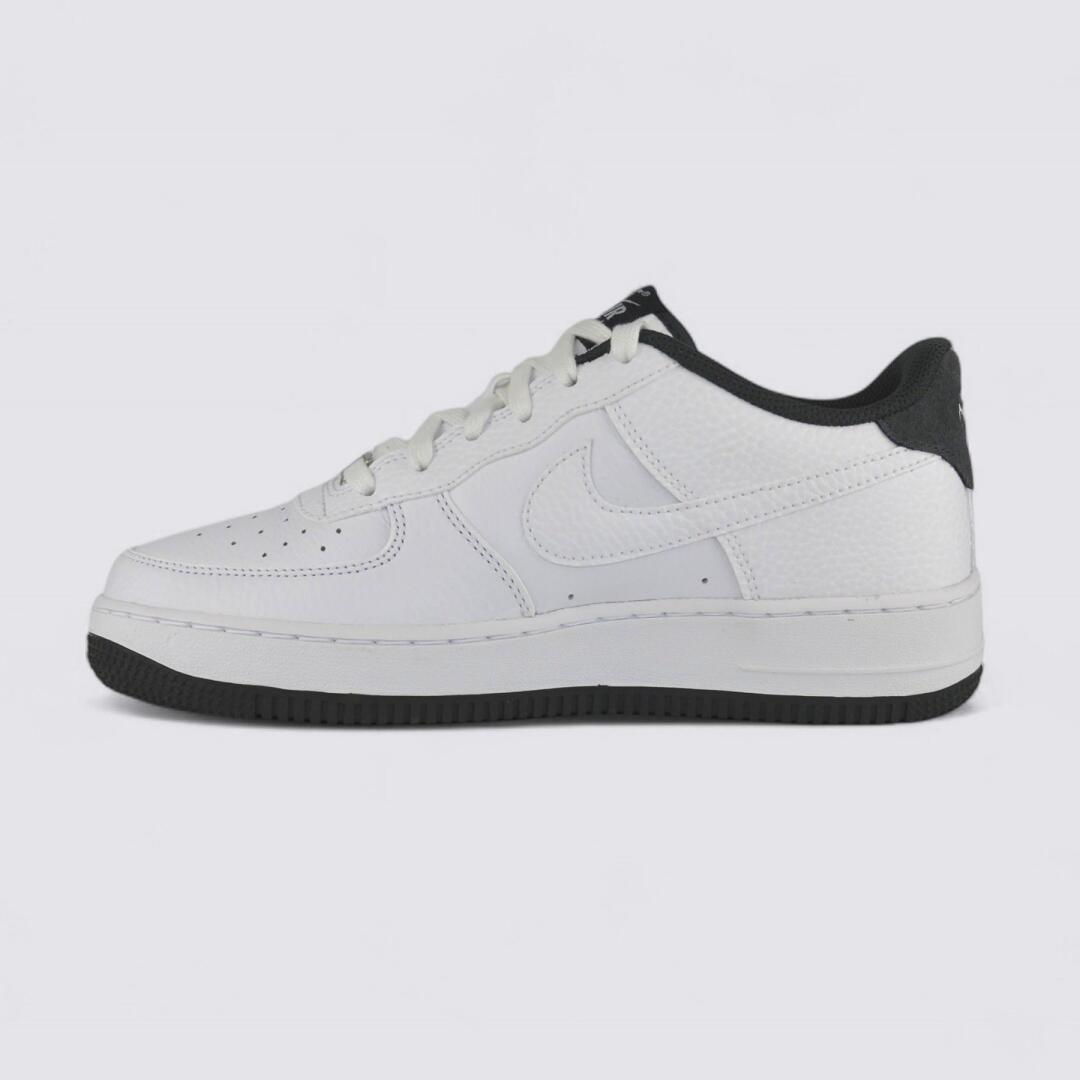 Buty lifestyle Nike Air Force 1 LV8 HJ4560-100 3/4