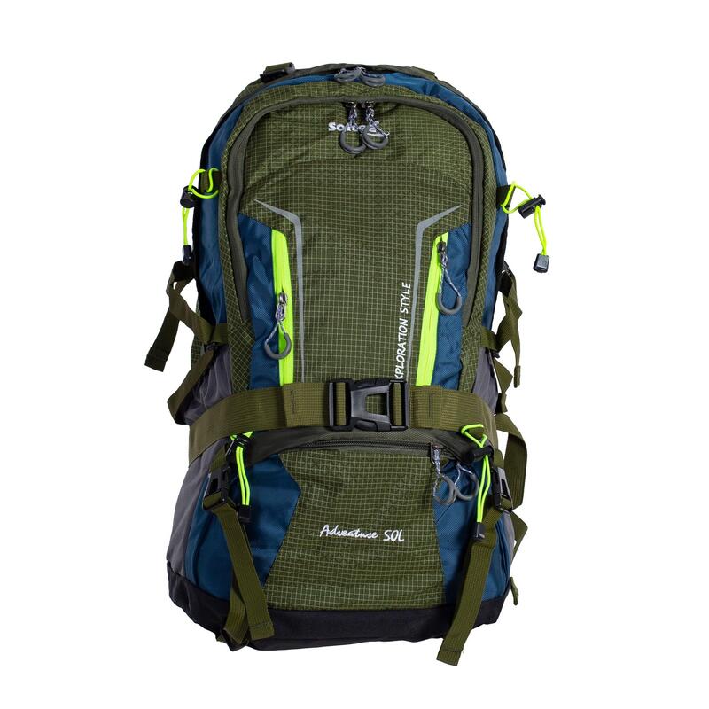 Rucsac trekking 50 L, cu reforturi căptuşite.