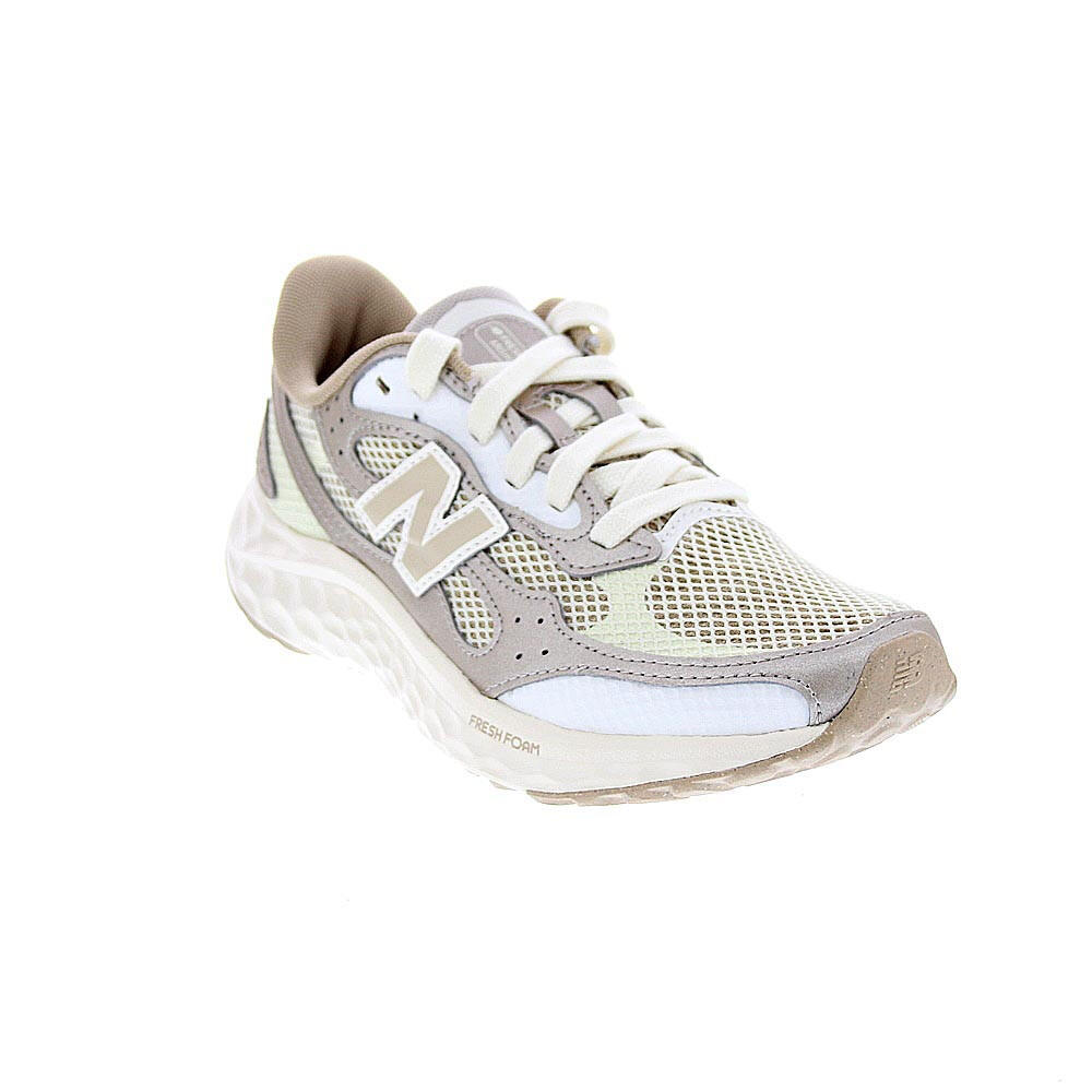 Chaussures de course New balance modèle WARISTG4 pour femmes 4/5