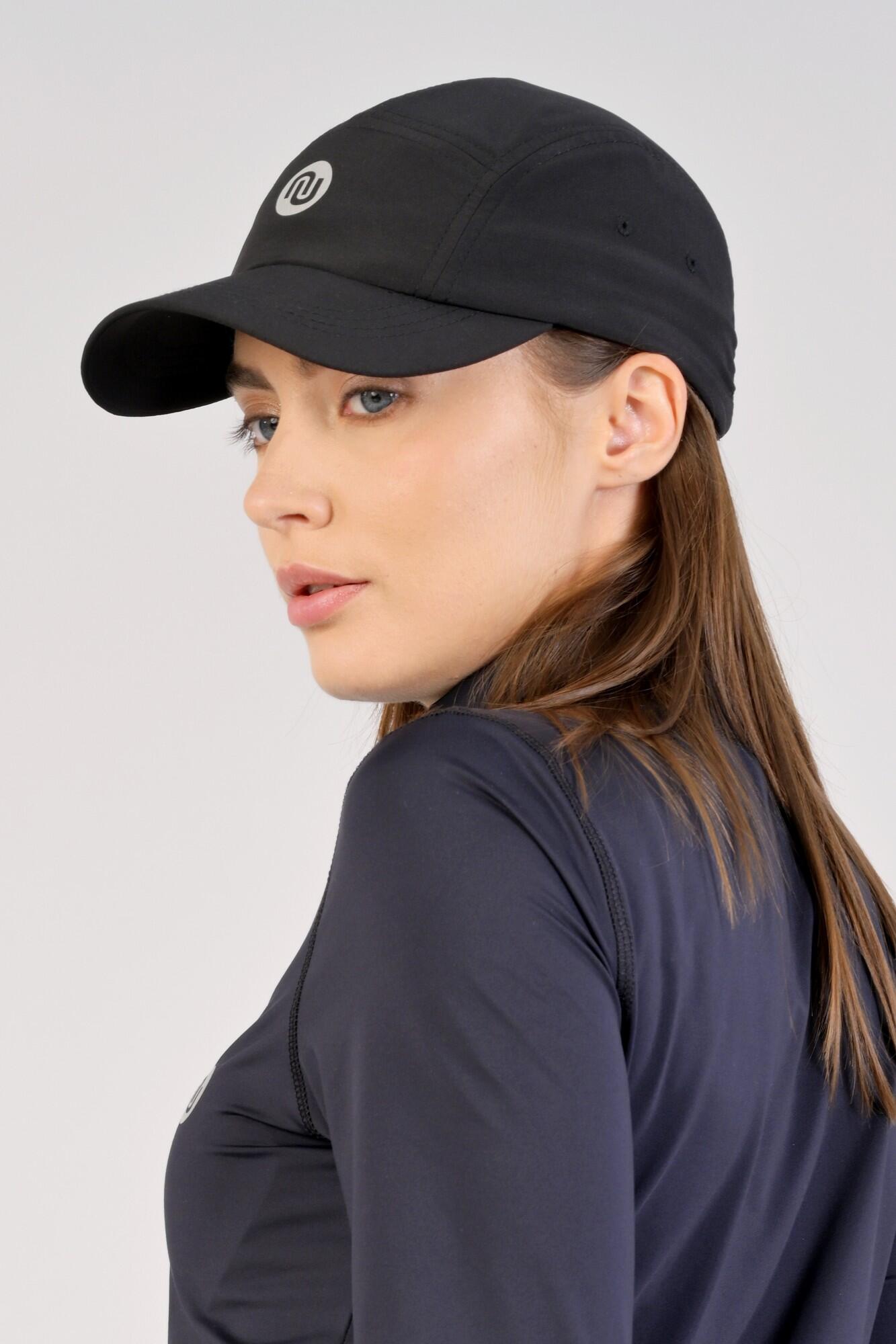 NESSI SPORTSWEAR picture