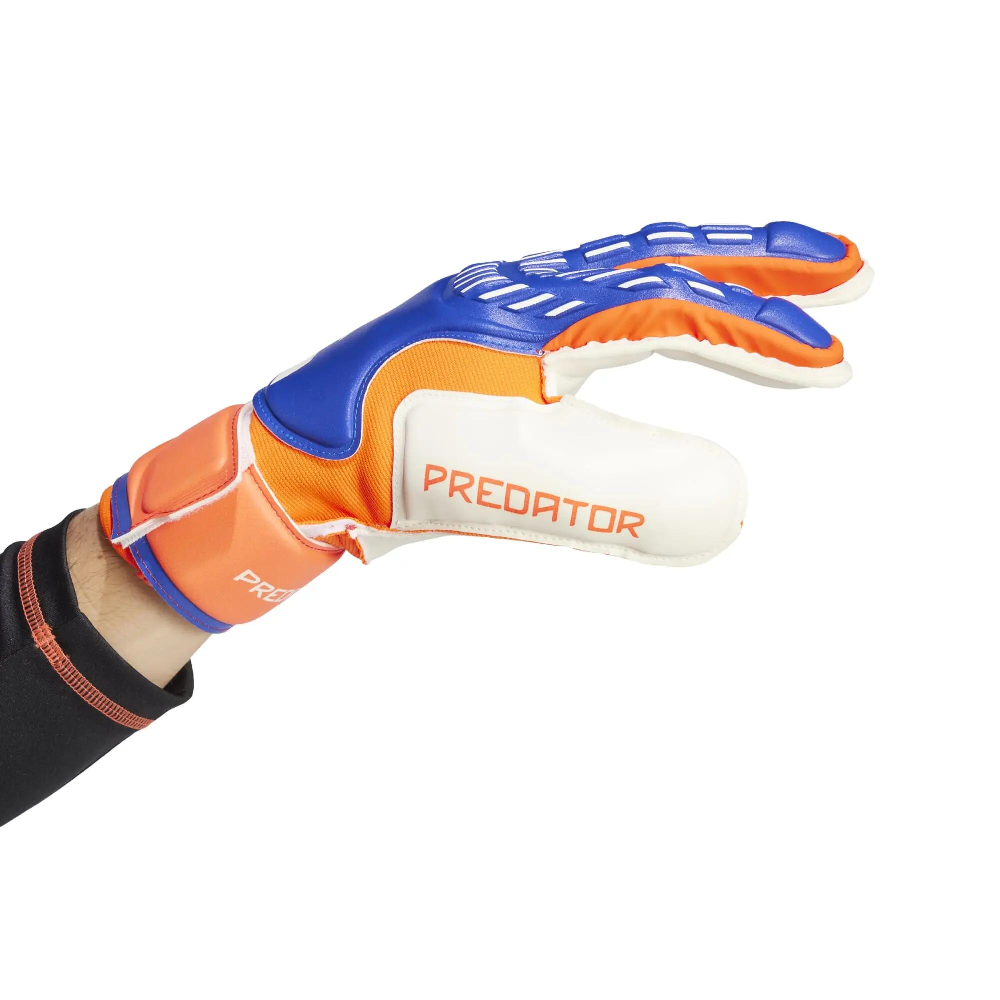 Voetbalhandschoenen Adidas model Predator Match Fingersave voor unisex 3/6