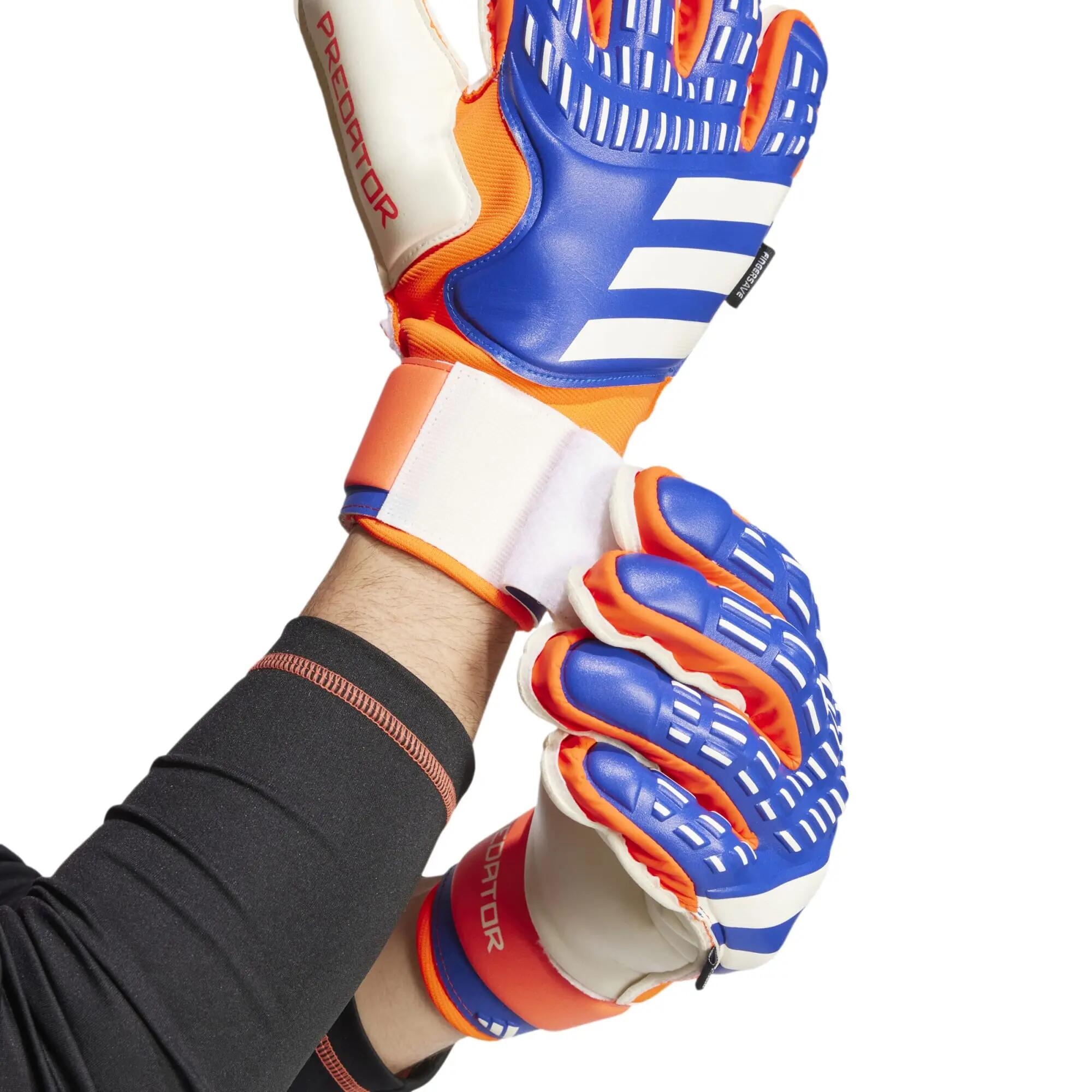 Voetbalhandschoenen Adidas model Predator Match Fingersave voor unisex 2/6