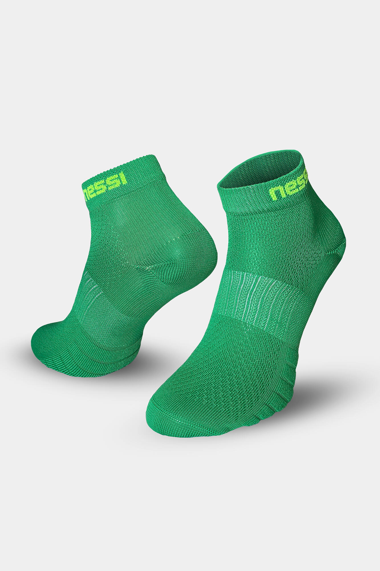 NESSI SPORTSWEAR picture