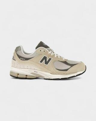 New Balance 2002R Sandstone Magnet (GS)
