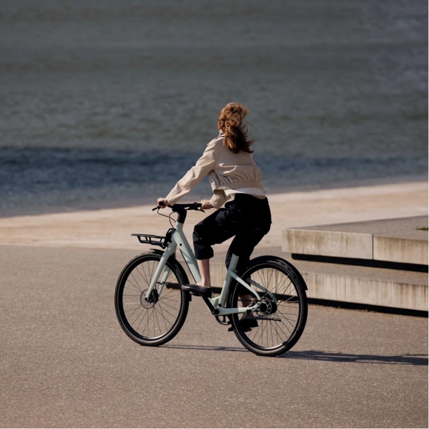 City E-Bike – Ultraleicht – Tiefer Einstieg – V1 Vivo – Nachtschwarz 4/8