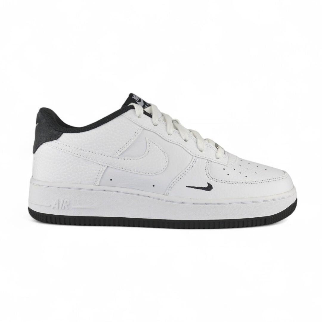 NIKE picture