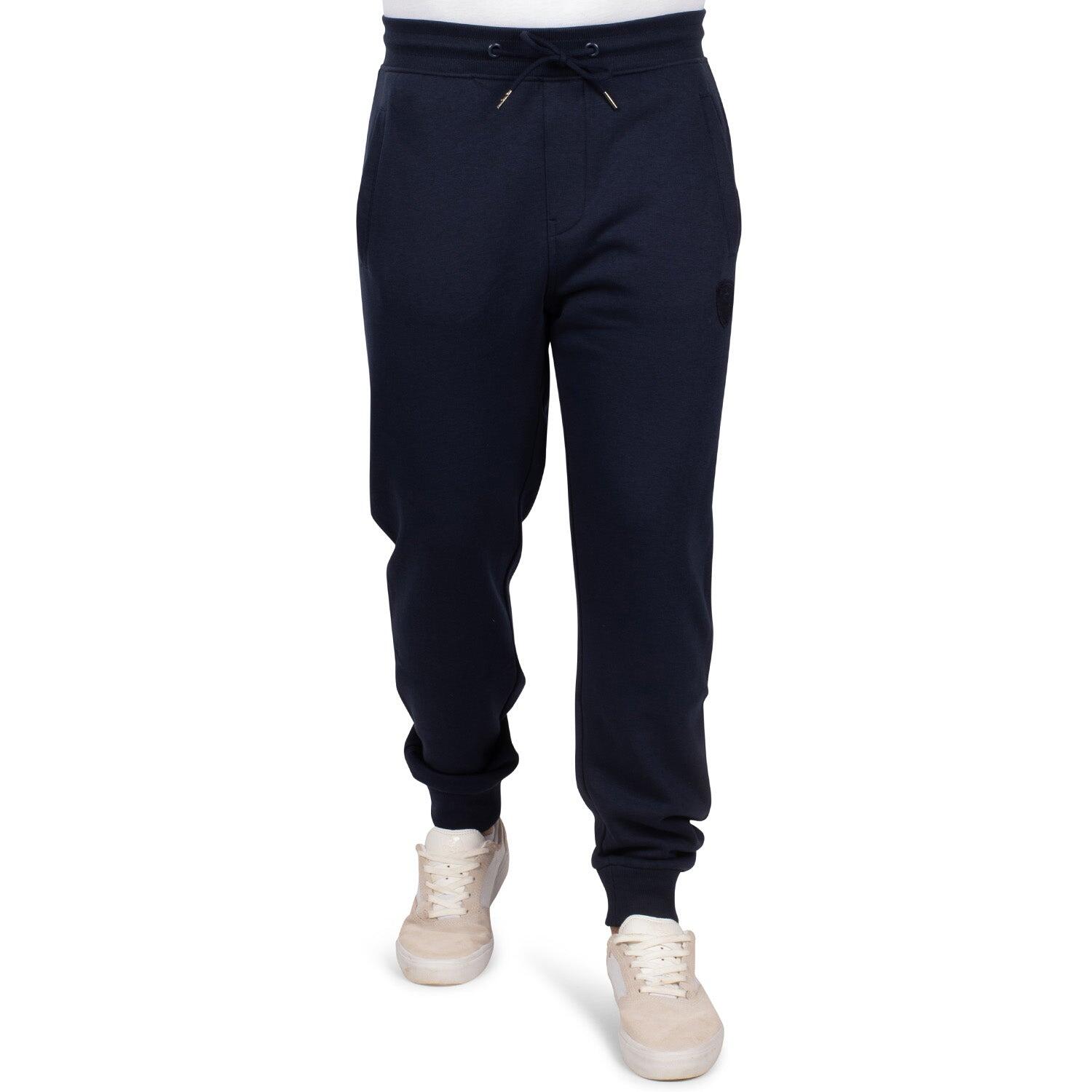 bleu marine.