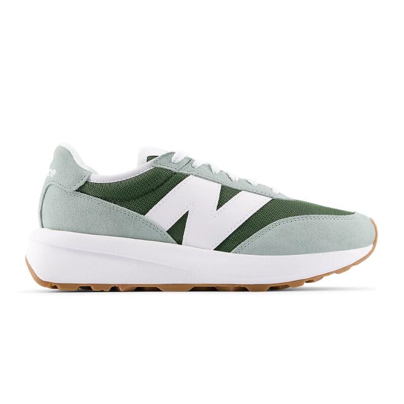 NEW BALANCE picture