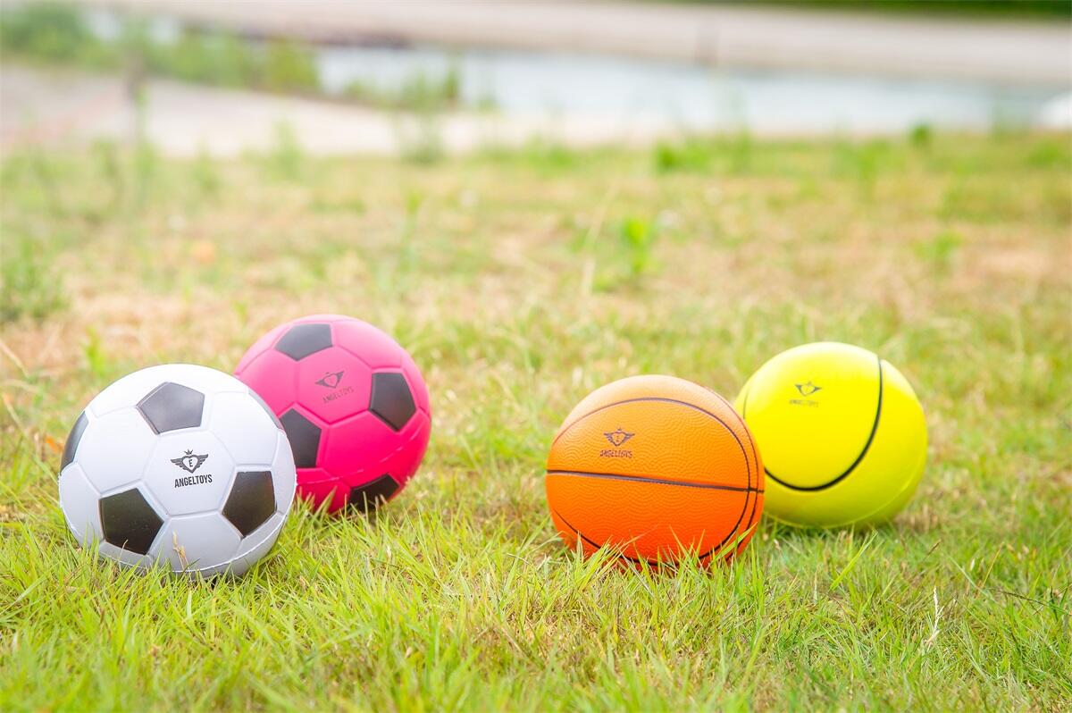 Bola de futebol em espuma branca/preta 3/3