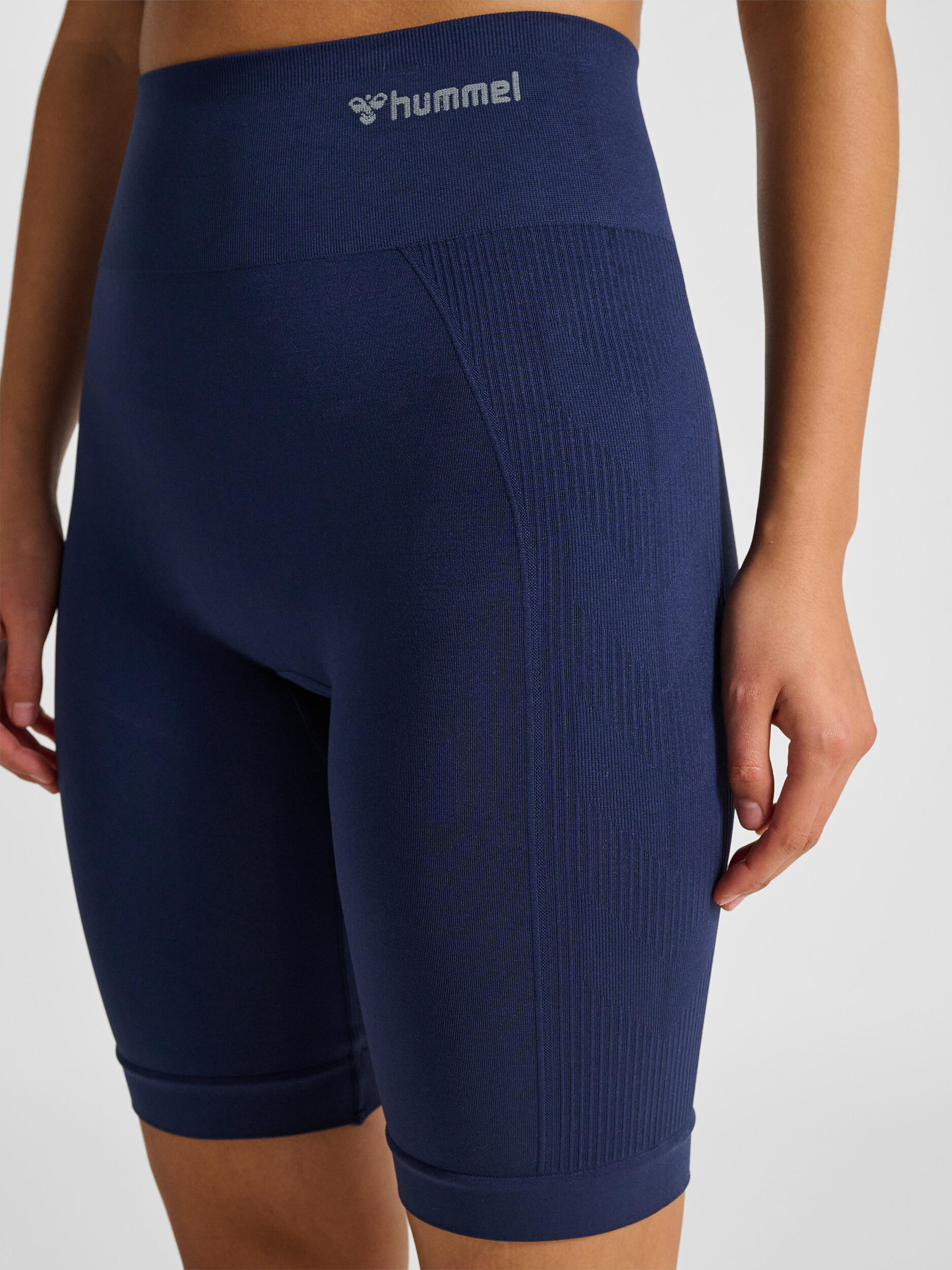 Pantaloncini da donna Hummel hmltif cyling 4/7