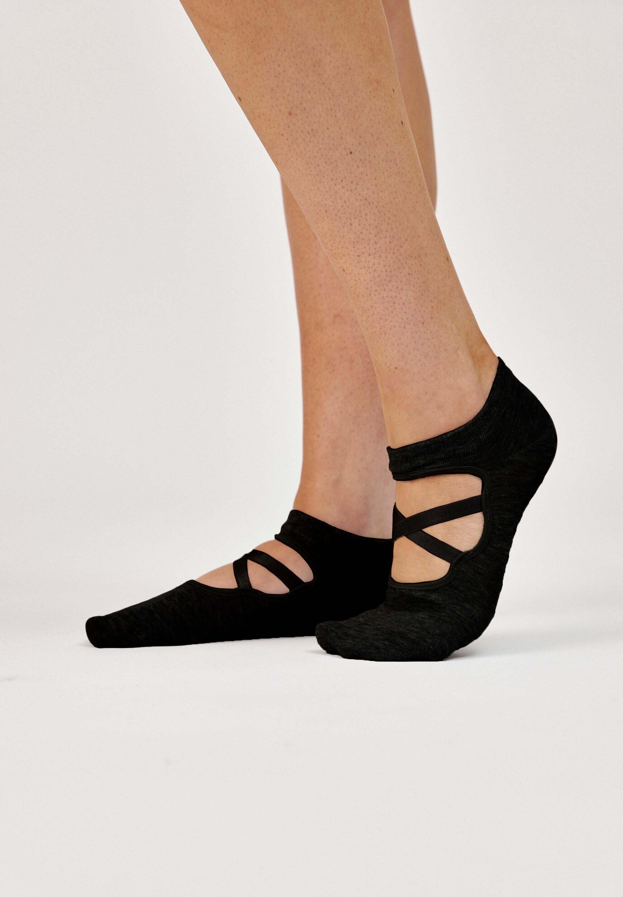 PILATES SOCKEN MIT RIEMCHEN 4/7