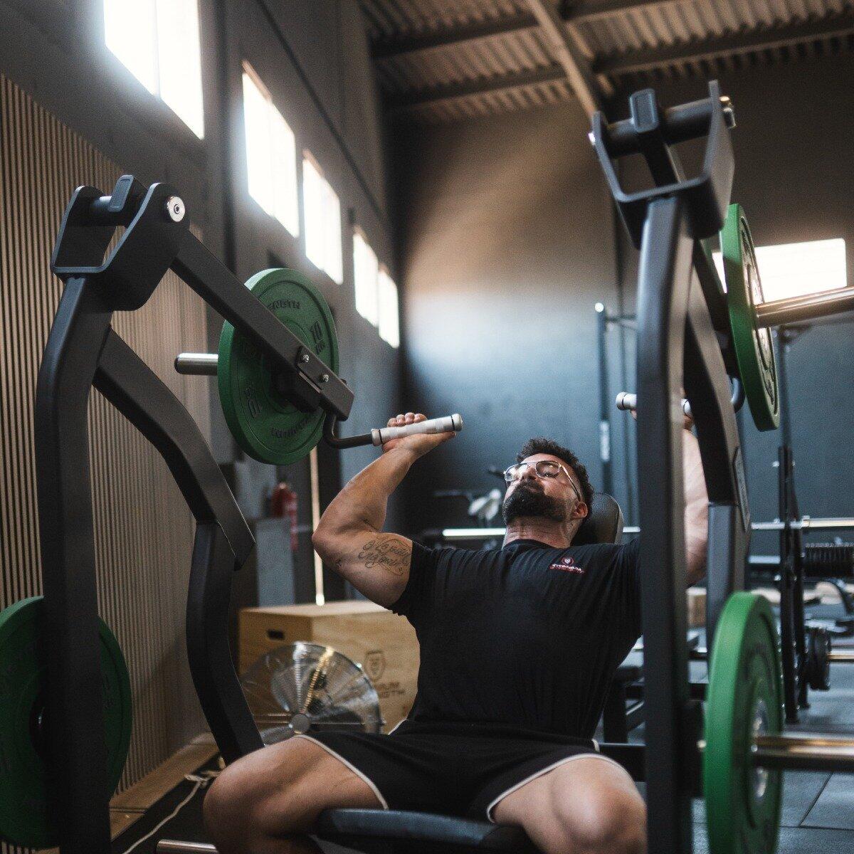 Máquina de Press de Hombros IsoLateral Palanca Titanium Strength 5/5